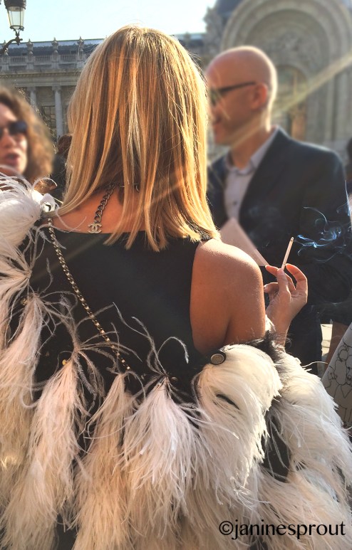 smokingParisNoWorries