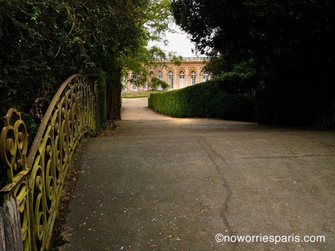 Versailles pathway